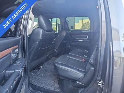 Granite Crystal Metallic Clearcoat 2018 RAM 1500 Laramie
