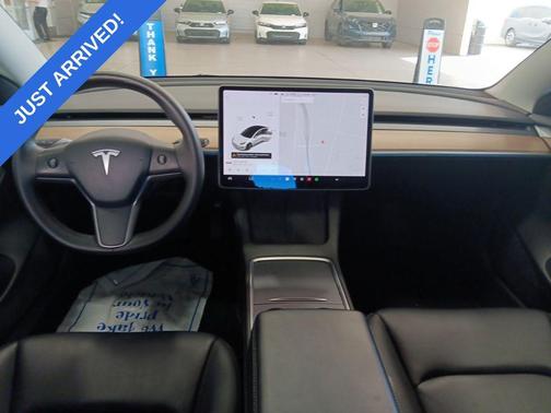 Pearl White Multi-Coat 2022 Tesla Model 3 Long Range