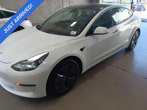 Pearl White Multi-Coat 2022 Tesla Model 3 Long Range