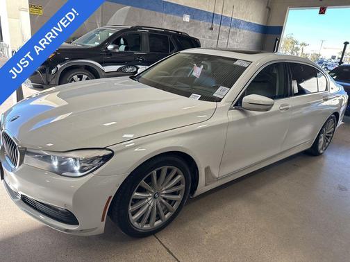2018 BMW 740 740i