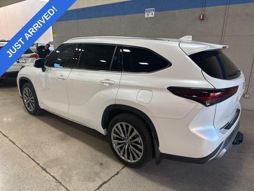2025 Toyota Highlander Hybrid Limited