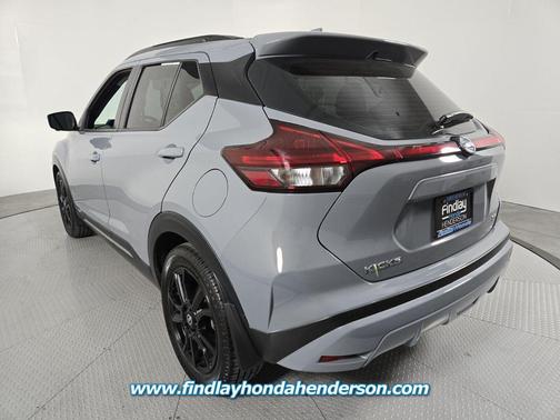 2021 Nissan Kicks SR