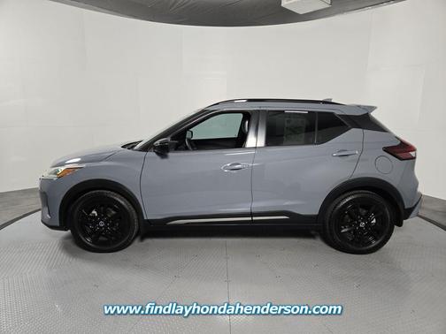 2021 Nissan Kicks SR