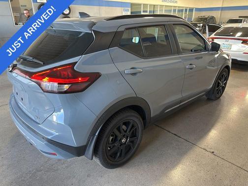 2021 Nissan Kicks SR