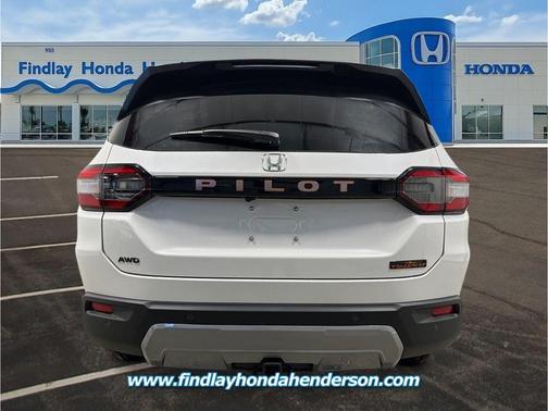 Platinum White Pearl 2026 Honda Pilot TrailSport