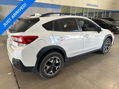 Crystal White Pearl 2019 Subaru Crosstrek 2.0i Premium