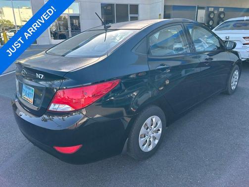 Ultra Black Pearl 2016 Hyundai Accent SE