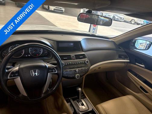 Taffeta White 2011 Honda Accord SE