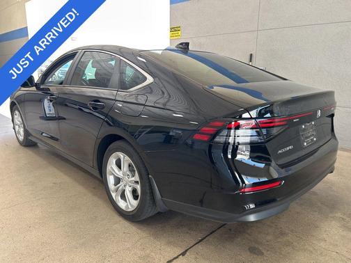 Crystal Black Pearl 2024 Honda Accord LX 1.5T