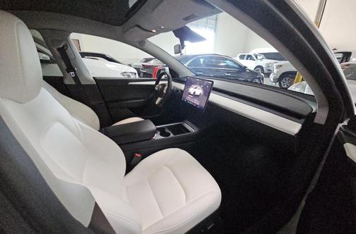 Pearl White Multi-Coat 2023 Tesla Model Y Performance Dual Motor All-Wheel Drive