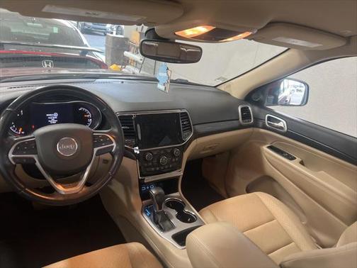 2022 Jeep Grand Cherokee Laredo