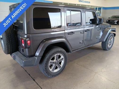 Granite Crystal Metallic Clearcoat 2019 Jeep Wrangler Unlimited Sahara