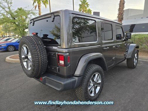 Granite Crystal Metallic Clearcoat 2019 Jeep Wrangler Unlimited Sahara