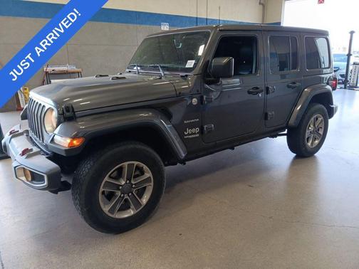 Granite Crystal Metallic Clearcoat 2019 Jeep Wrangler Unlimited Sahara