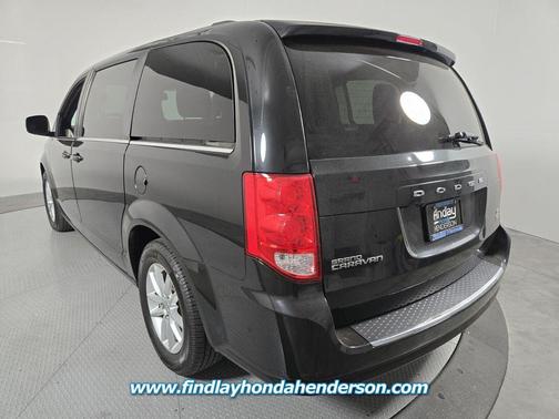 Black Onyx Crystal Pearlcoat 2019 Dodge Grand Caravan SXT
