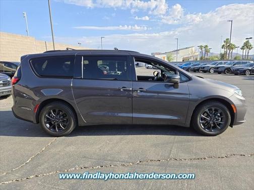 2021 Chrysler Pacifica Touring