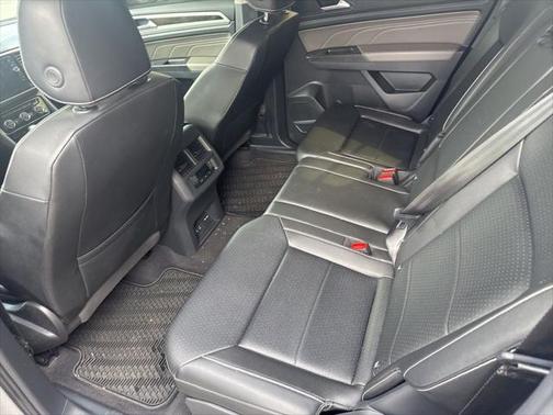 2022 Volkswagen Atlas 2.0T SE w/Technology