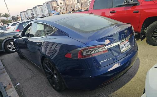 2016 Tesla Model S 90D