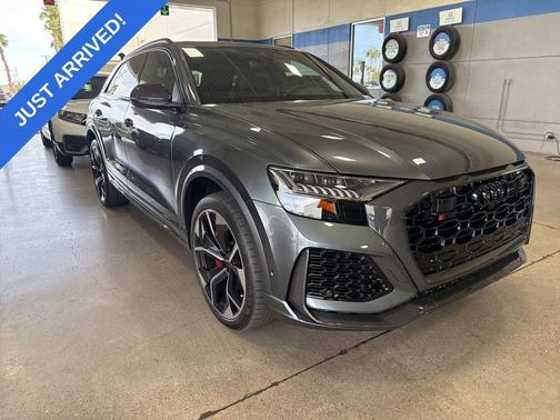 Daytona Gray Pearl 2023 Audi RS Q8 4.0T