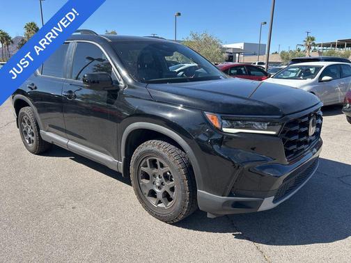 Crystal Black Pearl 2025 Honda Pilot TrailSport