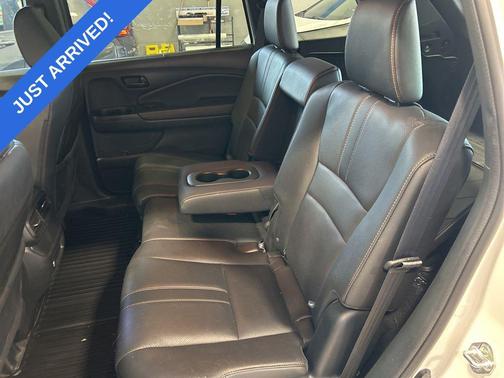 Platinum White Pearl 2024 Honda Passport AWD TrailSport