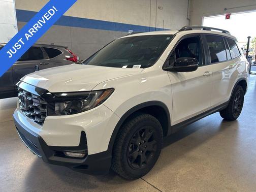 Platinum White Pearl 2024 Honda Passport AWD TrailSport