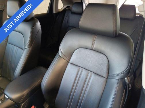 Crystal Black Pearl 2023 Honda HR-V EX-L
