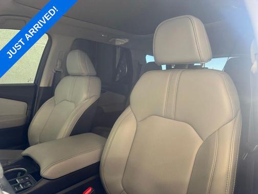 Obsidian Blue Pearl 2025 Honda Pilot Touring 8-Passenger