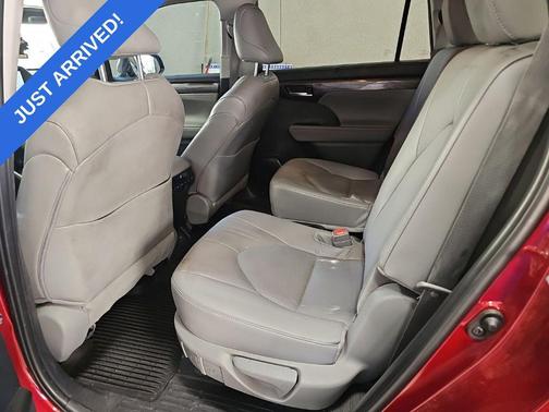 Ruby Flare Pearl 2024 Toyota Highlander Limited