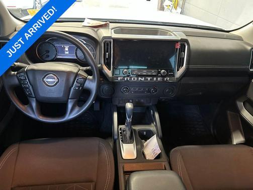 Glacier White 2025 Nissan Frontier SV