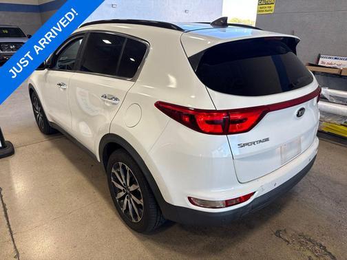 Snow White Pearl 2018 Kia Sportage EX