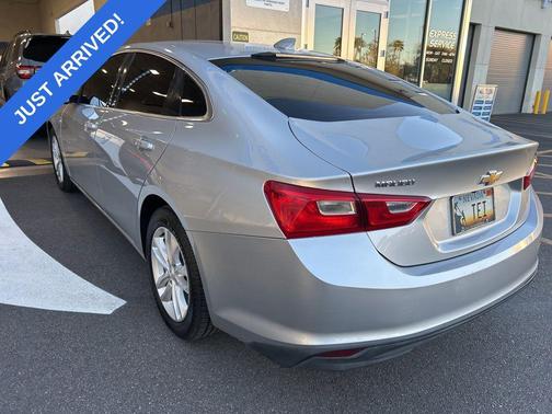 Silver Ice Metallic 2018 Chevrolet Malibu LT
