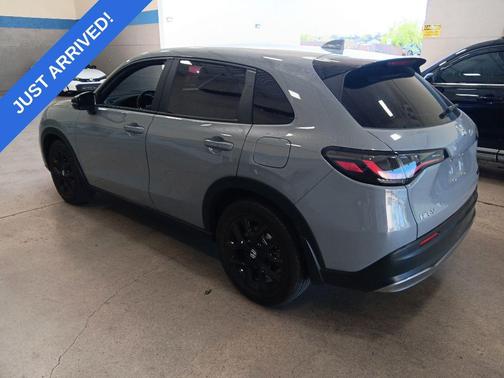 Urban Gray Pearl 2024 Honda HR-V 2WD Sport