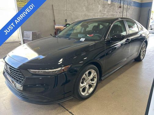 Crystal Black Pearl 2023 Honda Accord LX 1.5T