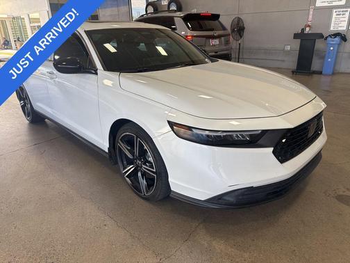 Platinum White Pearl 2023 Honda Accord Hybrid Sport