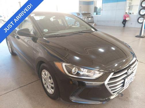 2018 Hyundai ELANTRA SE
