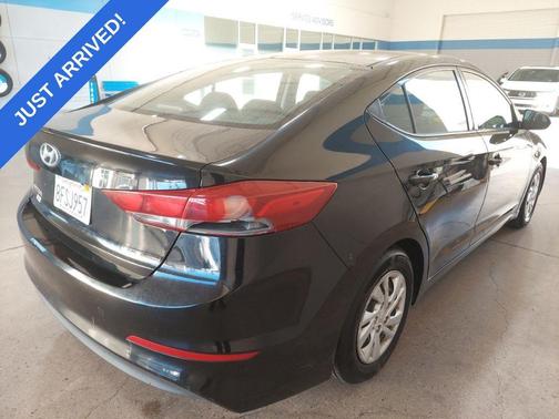 2018 Hyundai ELANTRA SE