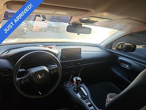Crystal Black Pearl 2023 Honda HR-V LX