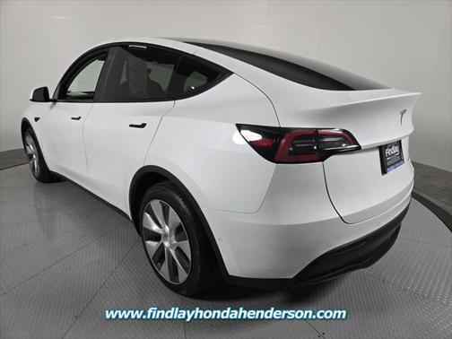 2022 Tesla Model Y Long Range Dual Motor All-Wheel Drive