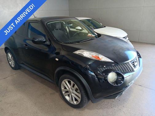 Black Sapphire Metallic 2012 Nissan Juke SV
