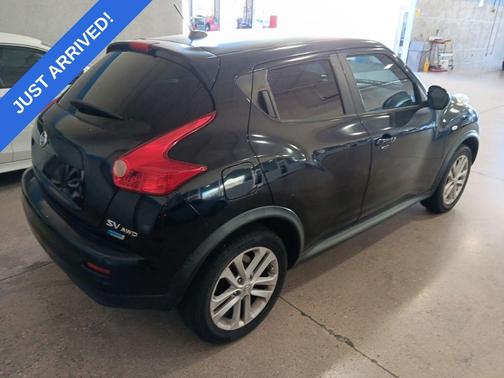 Black Sapphire Metallic 2012 Nissan Juke SV