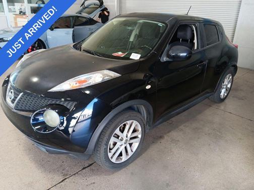 Black Sapphire Metallic 2012 Nissan Juke SV