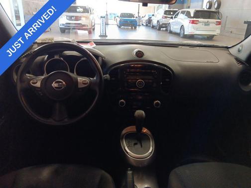 Black Sapphire Metallic 2012 Nissan Juke SV