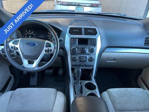 Tuxedo Black Metallic 2014 Ford Explorer Base