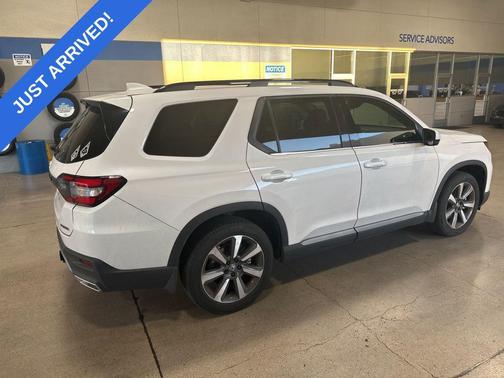 2024 Honda Pilot Touring 8-Passenger