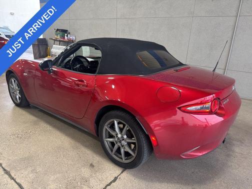 2016 Mazda MX-5 Miata Sport