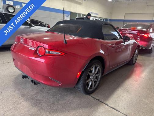 2016 Mazda MX-5 Miata Sport
