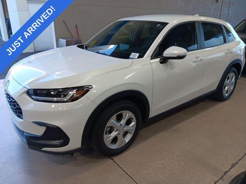 Platinum White Pearl 2023 Honda HR-V LX