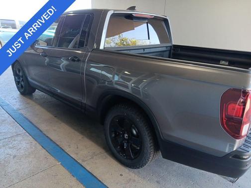 Modern Steel Metallic 2017 Honda Ridgeline RTL-E