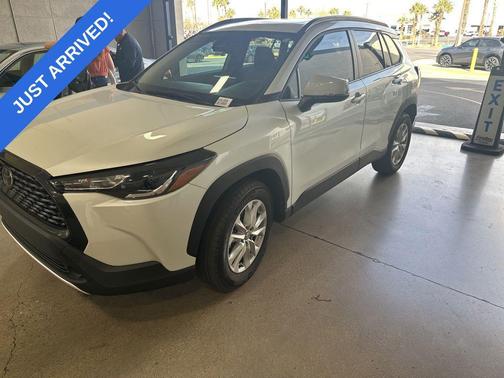 2024 Toyota Corolla Cross LE